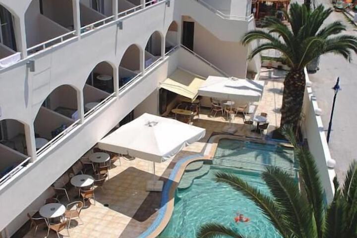 Hotel 47 of 48