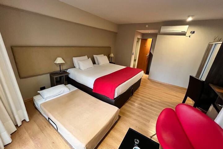 Room 13 of 20