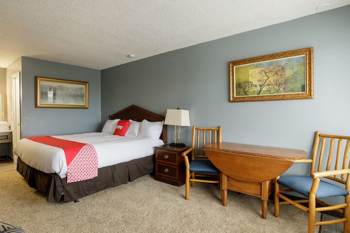 Room 9 of 28