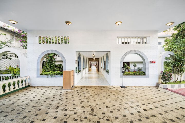 Hotel 2 of 49