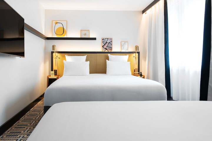 Room 11 of 72