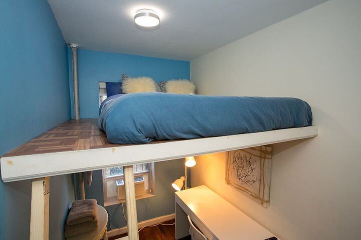 Room 19 of 103