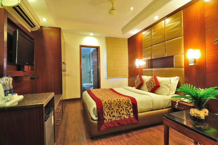 Room 8 of 31