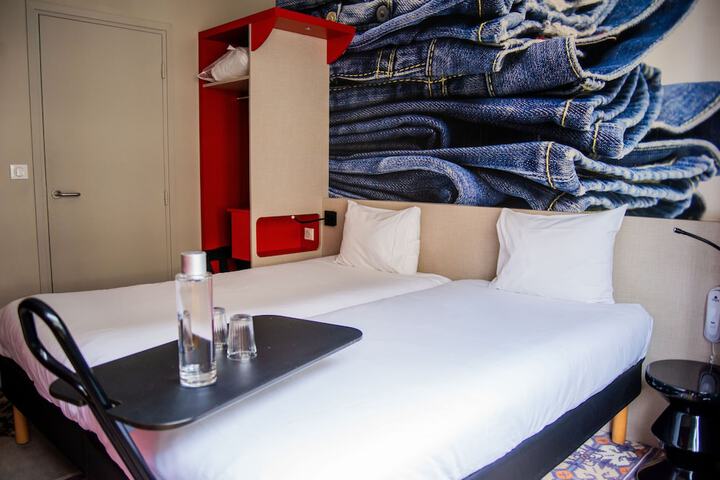Room 45 of 160