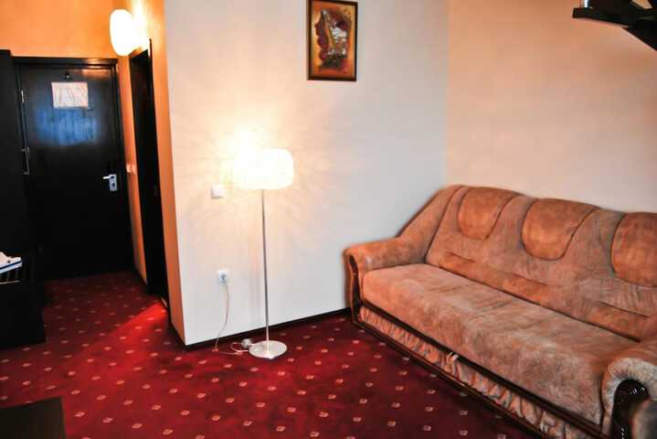 Room 17 of 30