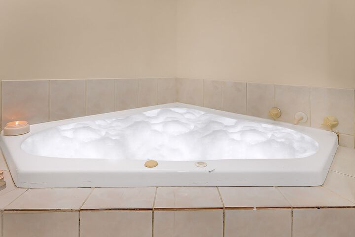 Hot Tub 20 of 23