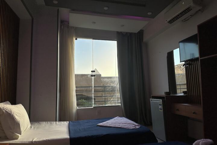 Room 3 of 33