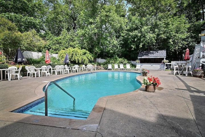 Pool 14 of 31