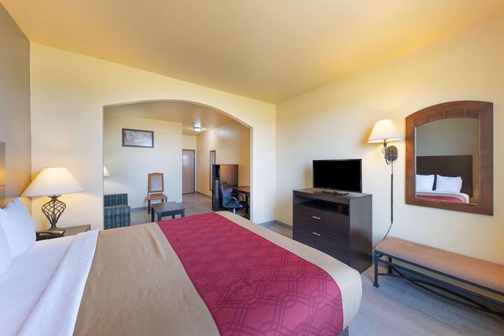 1 King Bed (1 of 8)