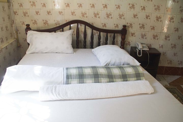Room 5 of 28