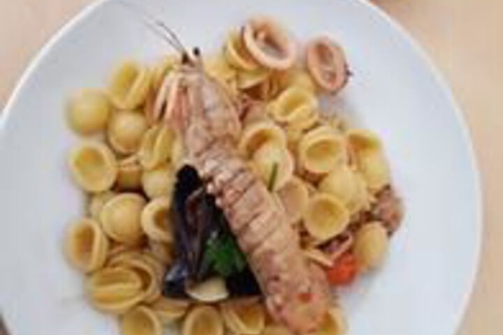 Dining 36 of 39