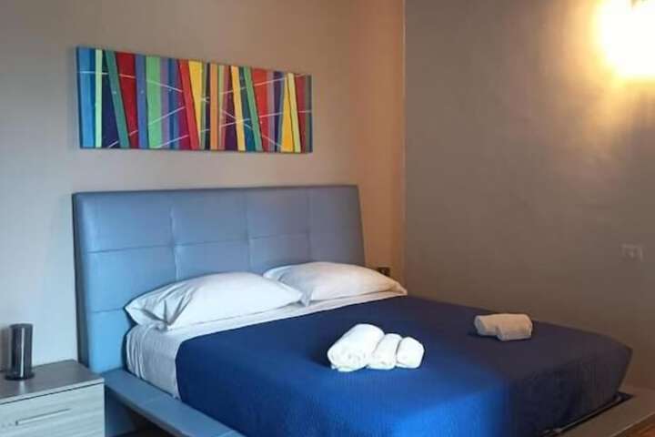Room 10 of 37