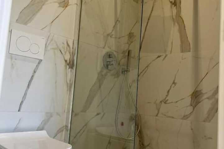 Room 12 of 20