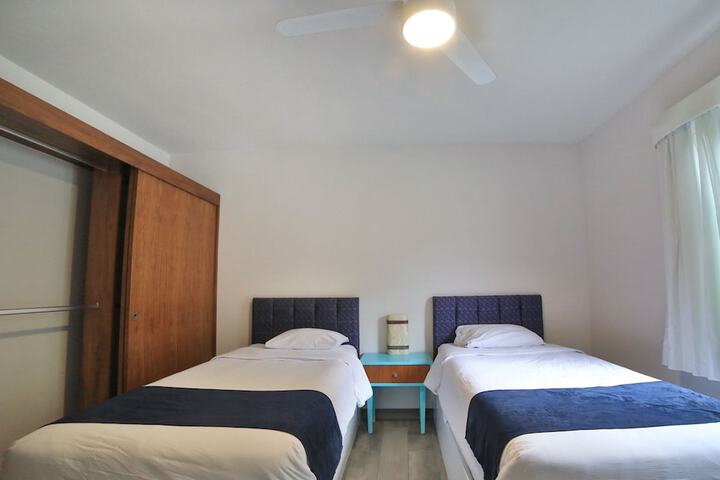 Room 7 of 37