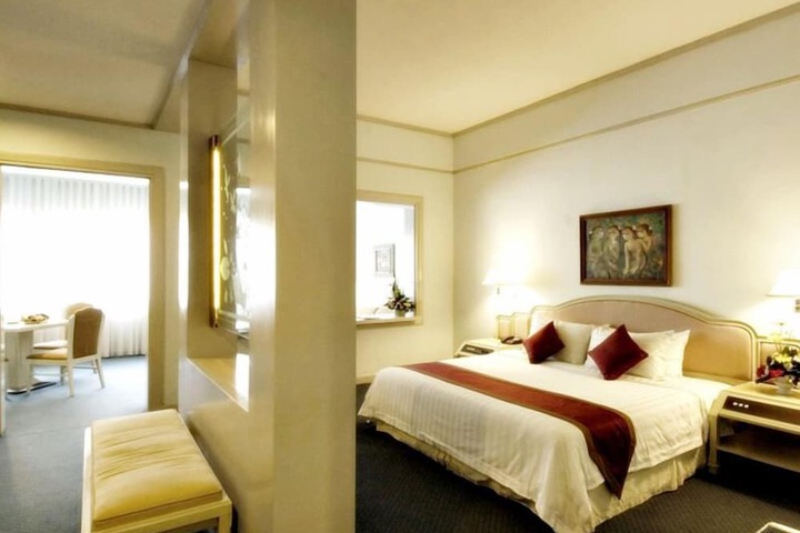 Room 30 of 67
