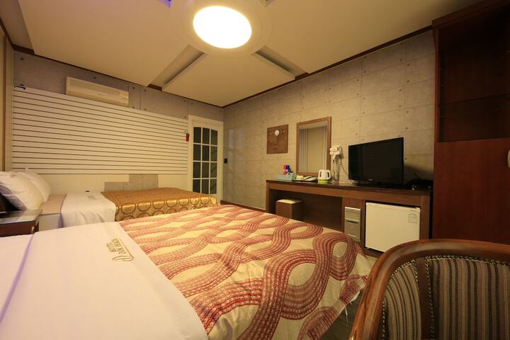 Room 22 of 22