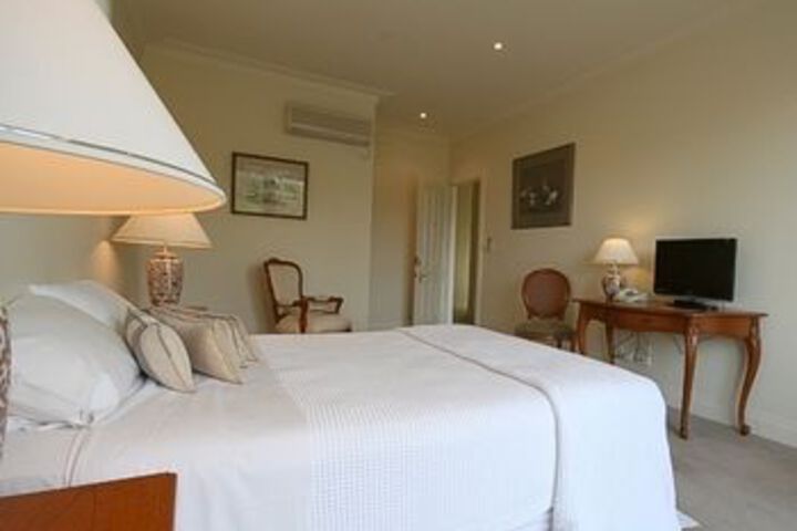 Room 10 of 24