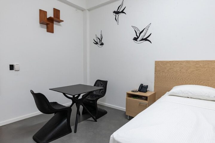 Room 15 of 39