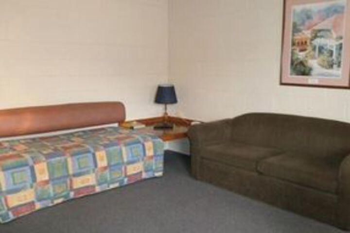 Room 21 of 43