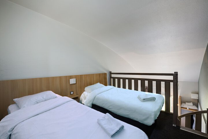 Room 9 of 55