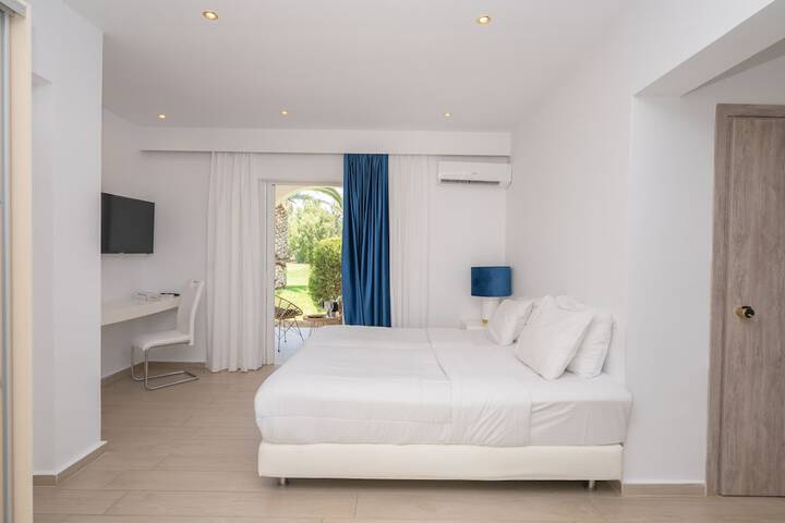 Room 9 of 126