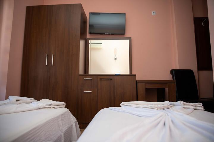 Room 3 of 18