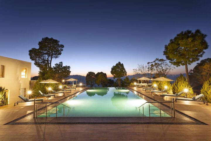Pool 32 of 65