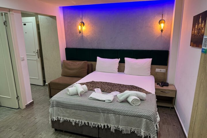 Room 34 of 89