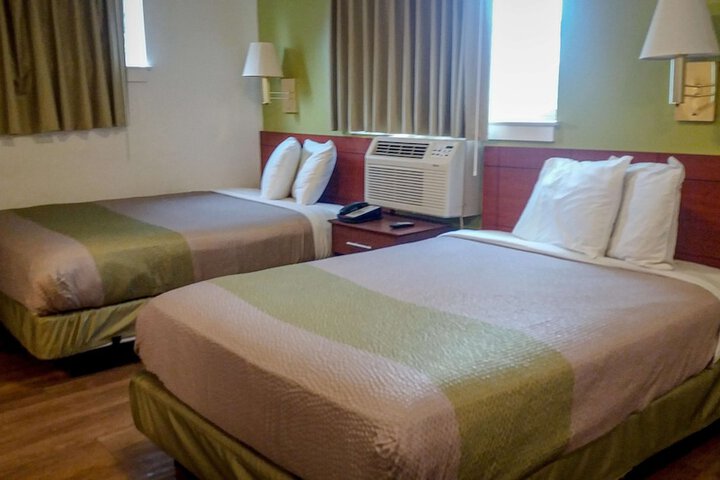 Deluxe Room 1 Queen Bed Kitchenette (8 of 10)