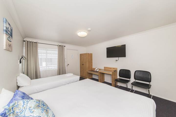 Room 5 of 36