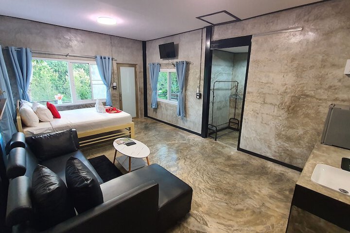 Room 8 of 35