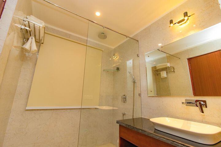 Room 15 of 25