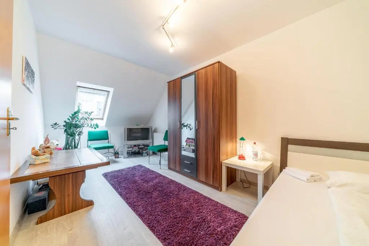 Room 2 of 11
