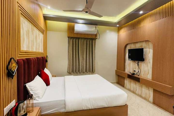 Room 8 of 52