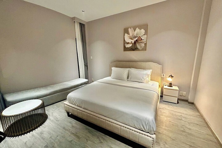 Room 4 of 86