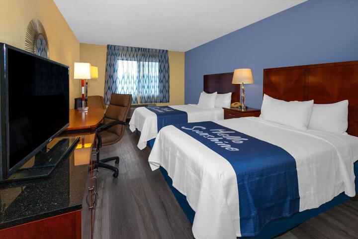 2 Double Beds (2 of 4)