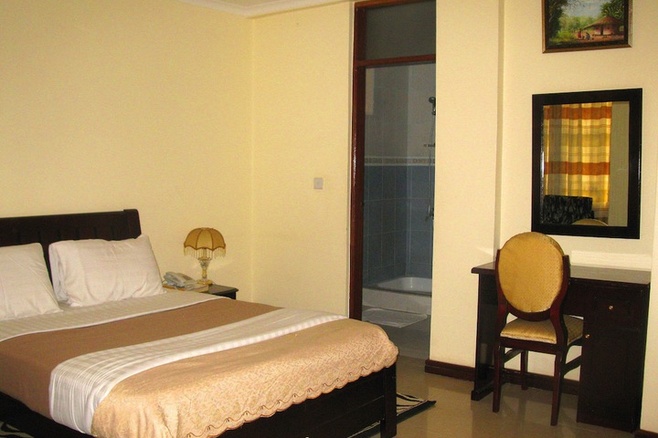Room 6 of 15