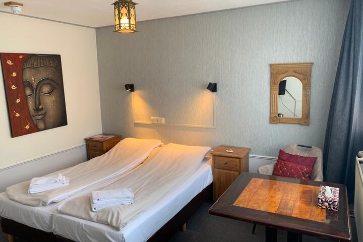 Room 12 of 47