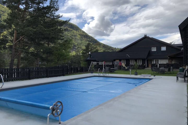 Pool 58 of 117