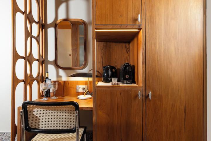 Room 25 of 39