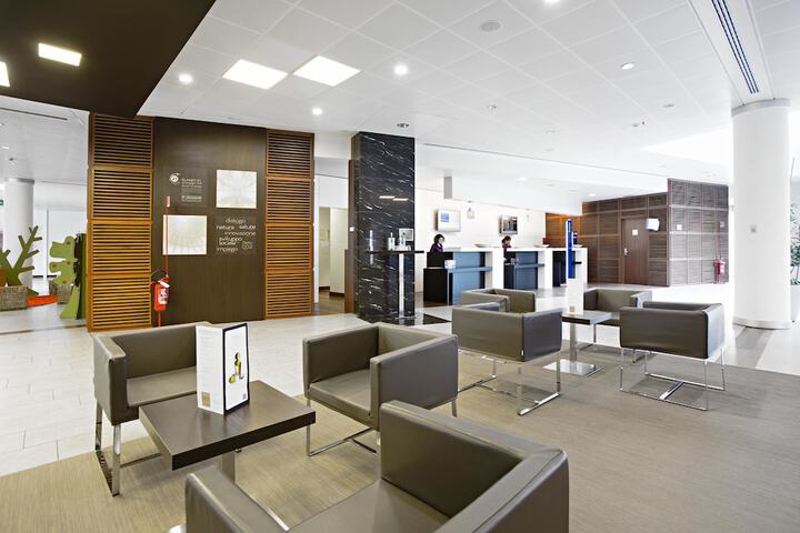 Entrance & Lobby