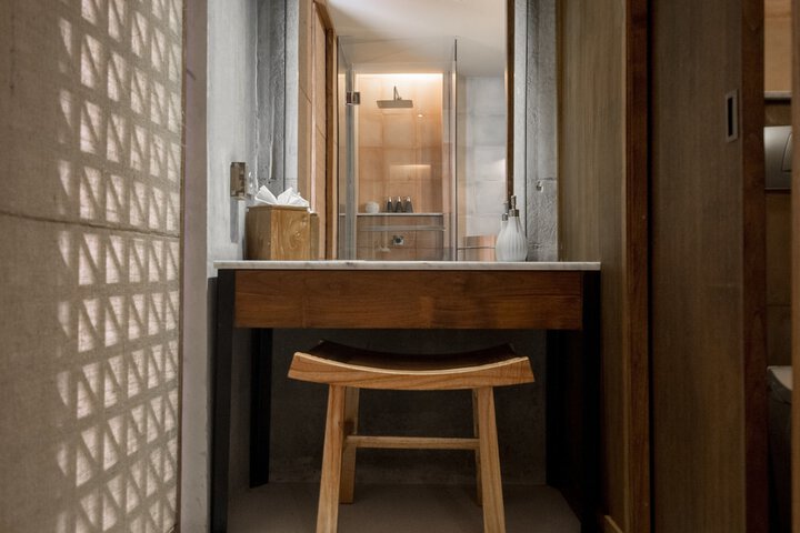 Room 43 of 87