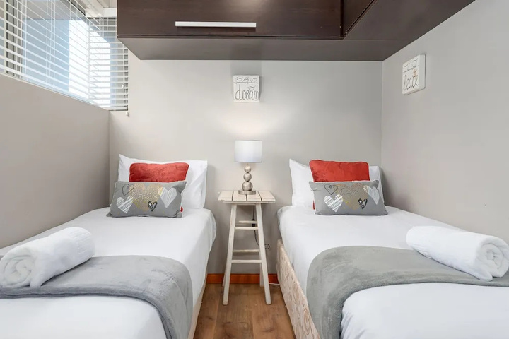 Room 5 of 20