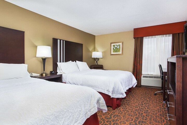 2 Double Beds (3 of 5)