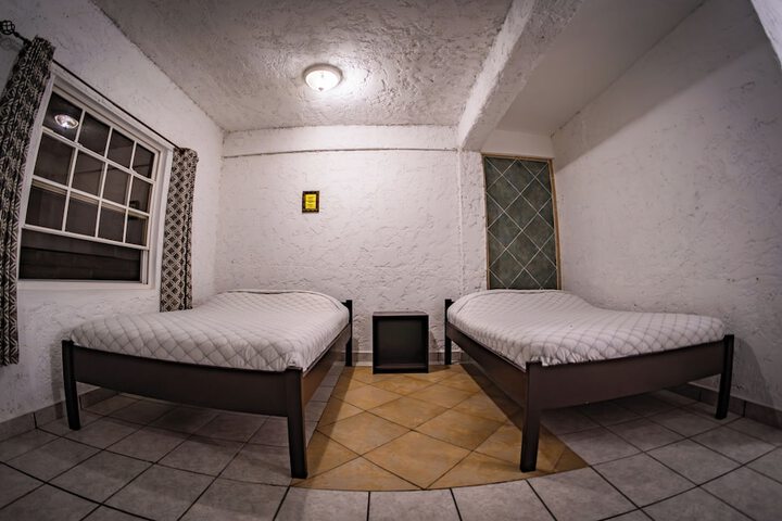 Room 30 of 64