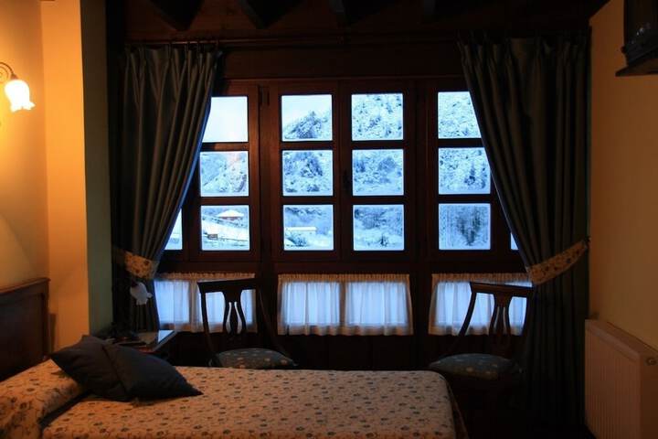 Room 6 of 32