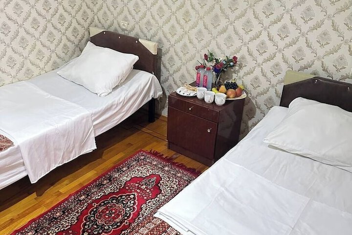 Room 4 of 6