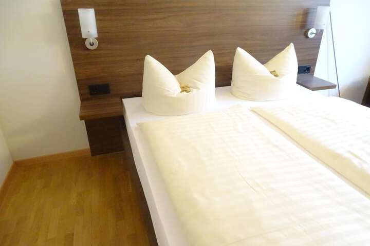 Room 16 of 58