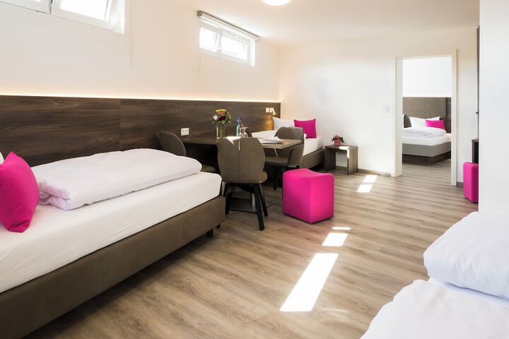 Room 10 of 40