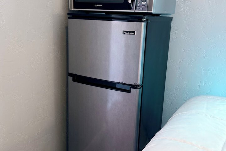 Room 102 of 289